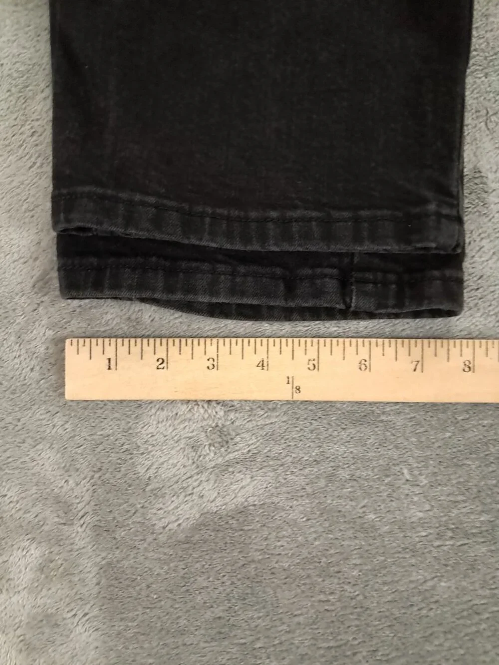 Levis 514 Jean Men 35x30, Tag 36x32 Black Denim Straight Fit Stretch
